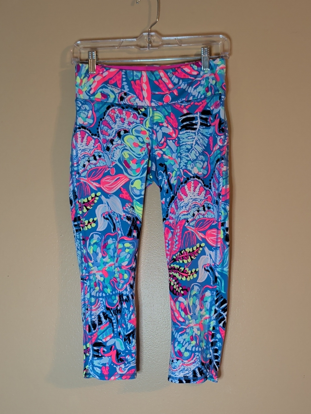 Lilly Pulitzer Luxletic Weekender Cropped Leggings Fantasy Garden Size Medium